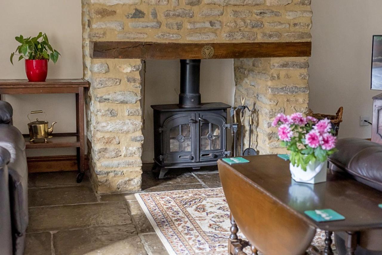 Finest Retreats - Fives Court Cottage North Cheriton エクステリア 写真